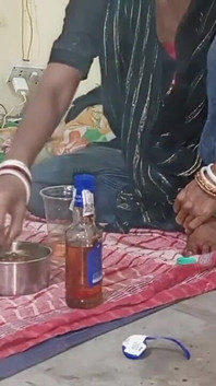 Imprezował z żoną Desi, a następnie uprawiał seks