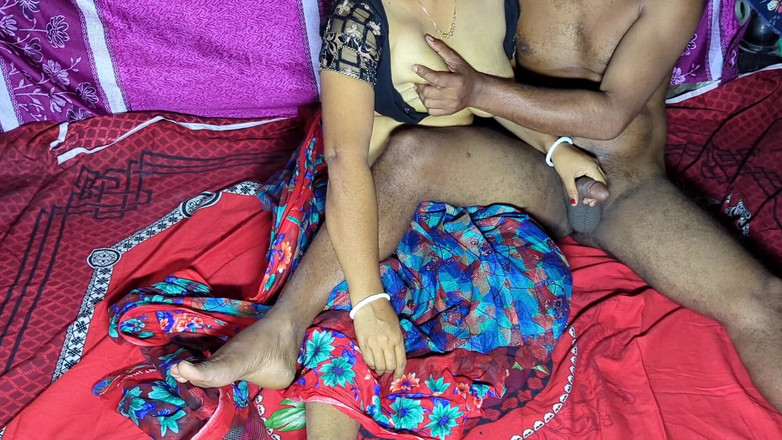 Rani Mondal: インドのデシカップルの非常にロマンチックなセックスビデオ