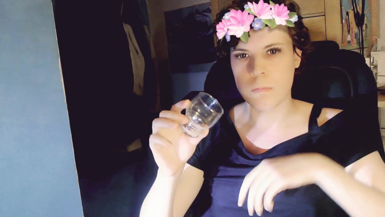 Jessica Bloom: La sedia da massaggio mi fa venire e mangiarla jessica...