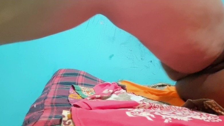NilaRani693: Fată flămândă cu o pizdă mare care așteaptă să fie...