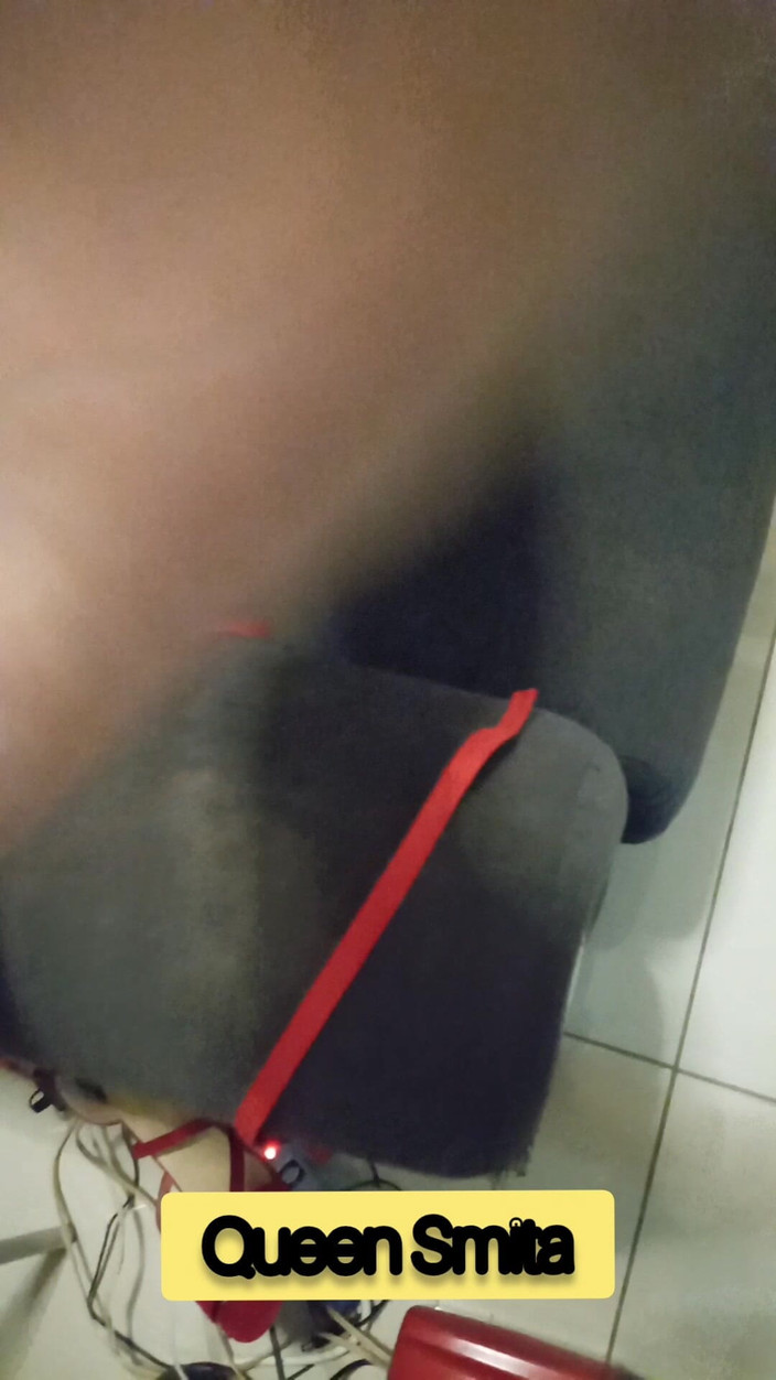 Goddess Silk Smita: Завдання домінатрикс (англійська + малайська)