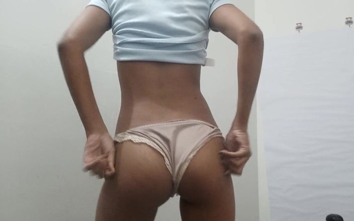 desigirl93: Gadis imut india lagi asik masturbasi untuk ngentot kontol besar