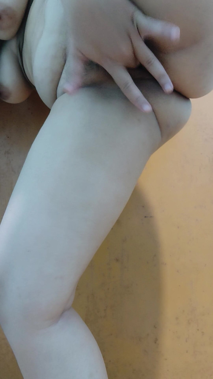 Vaginabig88: Sa sœur aînée peut s’amuser toute seule jusqu’à ce qu’elle...