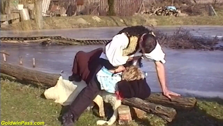 Crazy Old Moms: Hässliche oma im freien gefickt