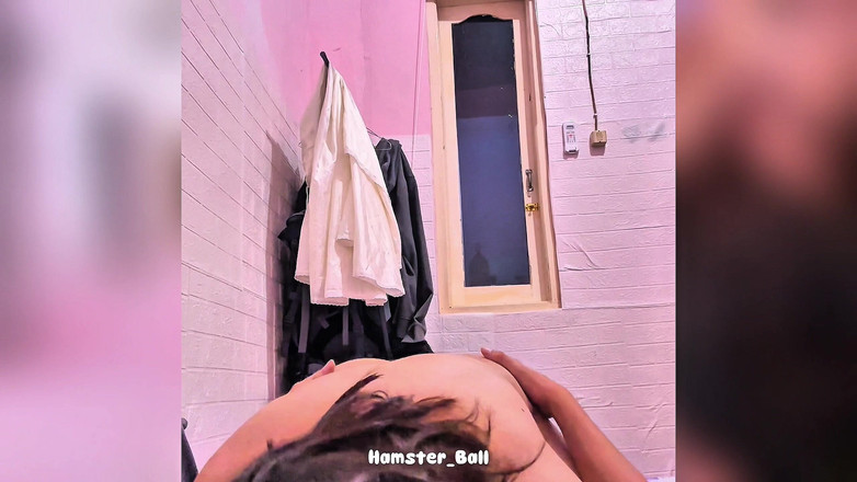 Hamster_Ball: 第一人称视角：马来女孩与印度鸡巴高潮
