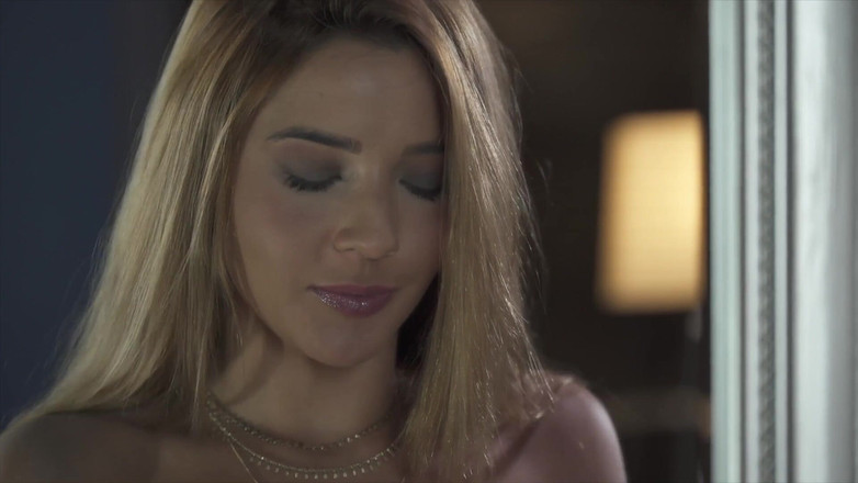 Dark Holes: Glamour Dolls Nr 18 Gang Bang untuk Sara Bell