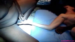 Cuckold MILF: Cuckold-milf in home maakt video van enorme grote zwarte lul-orgie