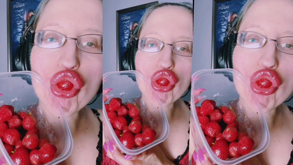 FinDom Goaldigger: Asmr strawberry eating - asmr, gafas, gianess, lápiz labial, labios grandes,...