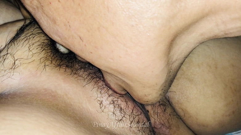 TeenPinayCloseUp: Mangia la figa e lecca la pinay