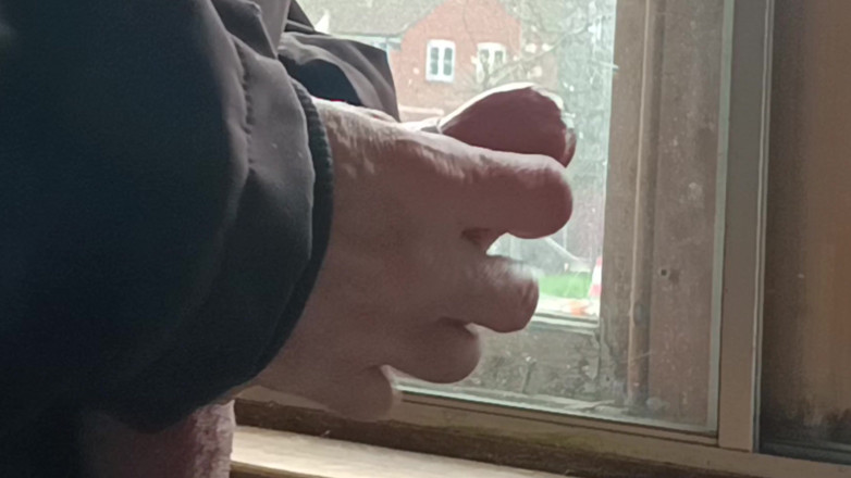 Rockardglans: Masturbieren und kommen am fenster bei Friend es house - Rockardglans