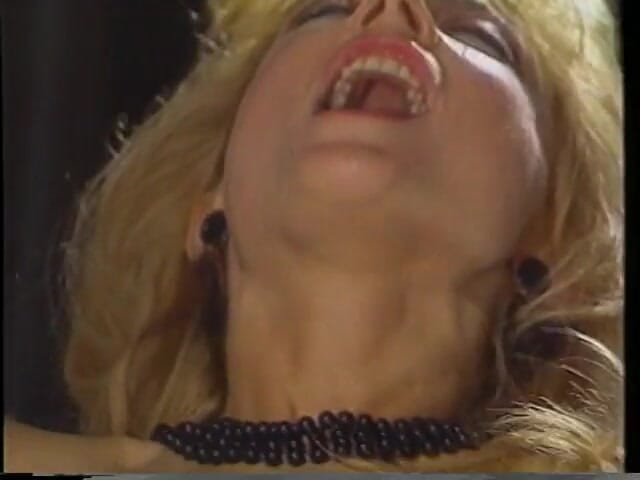 Porncentro: Blonde chick Nina Hartley has sixty nine oral sex before...