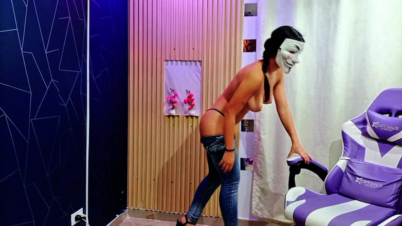 Omly friends: Model Webcam Latina Muda Cantik