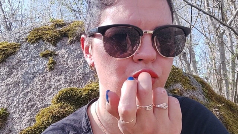 DirtyLubov: Orinar al aire libre
