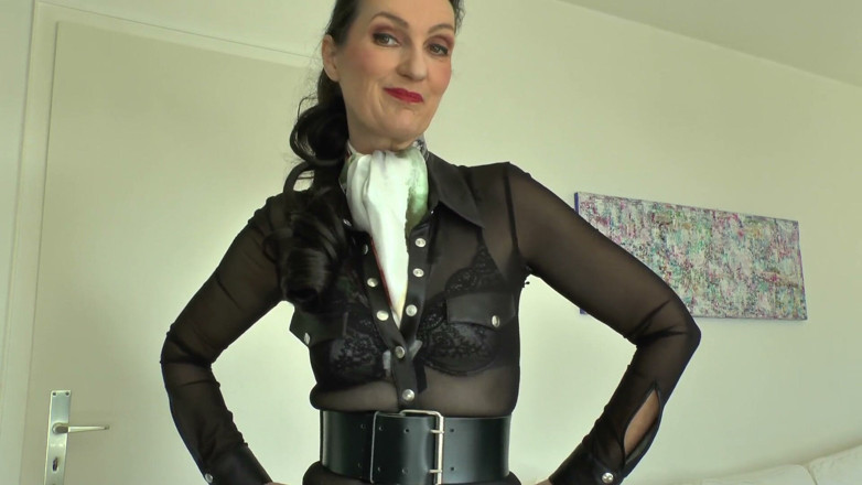 Lady Victoria Valente: Укладка атласного шарфа в аскот-стиле - часть 1