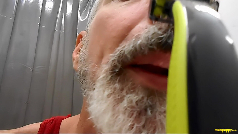 Man Puppy: Mengajar awak bercukur - ayah gergasi 8