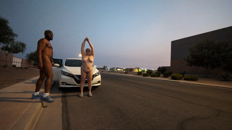 Intangible Assets: 공공 장소에서 과시하고 누드하는 걸 좋아하는 육덕 거유 마누라!