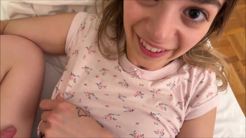 Alex Adams: Sharing a Bed with Teen Step Sis - Molly Little