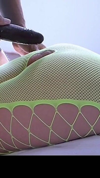 Saya Mendapat Fucked Menghadap Ke Bawah Tetapi Hanya Dildo Masuk Ke Pantat Saya