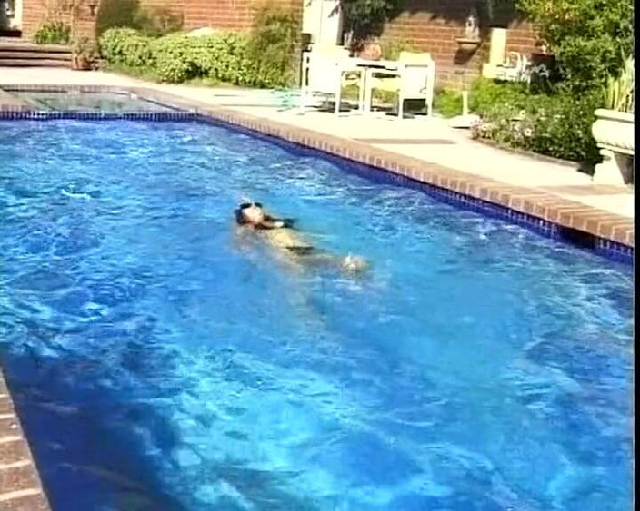 Deutscher hardcore: Темноволоса матуся з Німеччини отримує трах в її волохату пизду