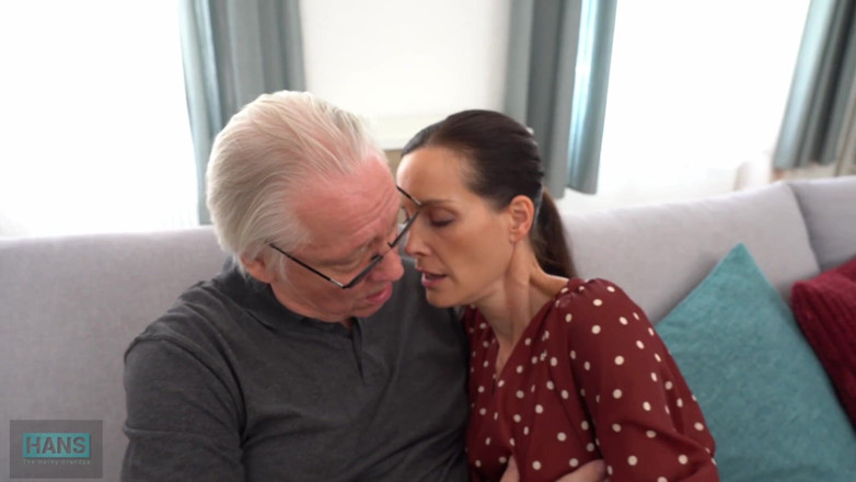 Hans The Horny Grandpa: Skrikande MILF - fyll min fitta! - Verklig kvinnlig orgasm - creampie