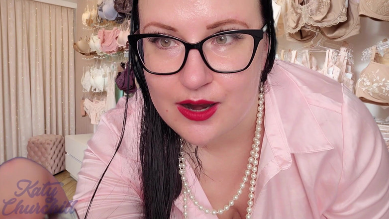 Katy Churchill: अधोवस्त्र की दुकान पर गुप्त बहिन का पर्दाफाश