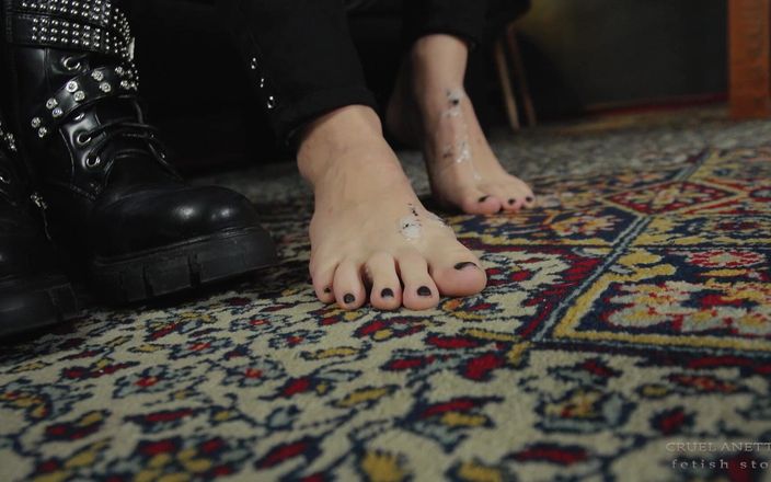 Cruel Anettes fetish world: POV - Licker muito lenta