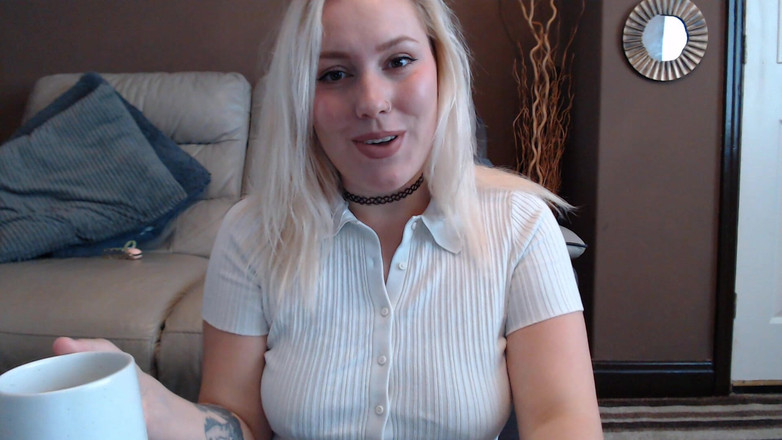 Ripley sweet studio: Napalona asystentka dokucza szefowi