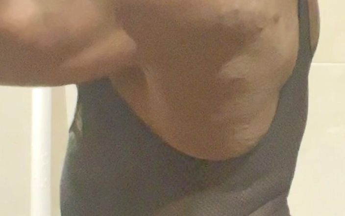 Black smoking muscle stepdad: Post entrenamiento - show de flex y busto orientado en body...