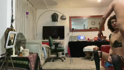 Tamara: Javier는 내 젖탱이를 먹고 나 자신을 만든다