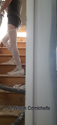 En El Trabajo, Cdmichelle Lijando Yesina Antes De Hacer La Reparación De Paneles De Drywall Usando Sexy Liingerie & Sexy Dres