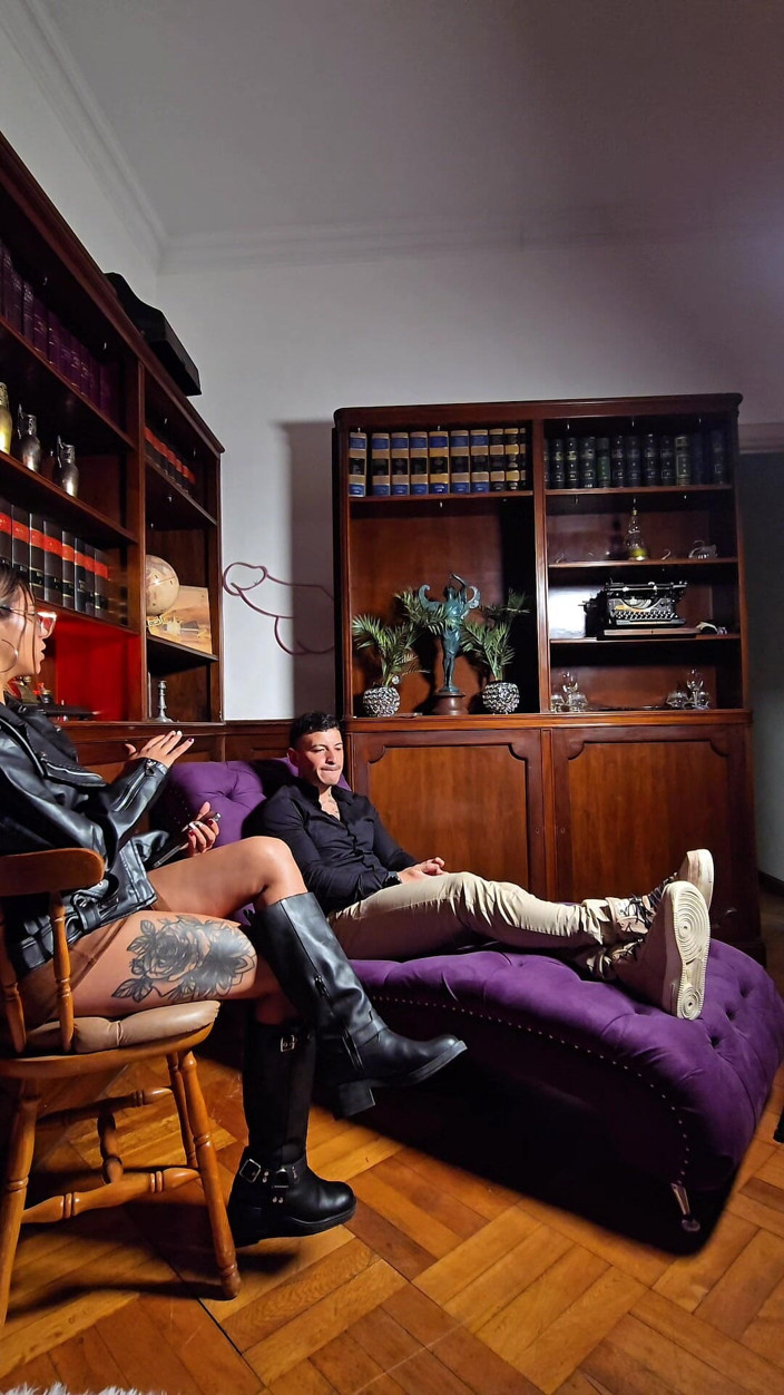 Sweet Anderson: Ohnivý psycholog mě léčí s hlubokým krkem, na čtyřech a jízdou...