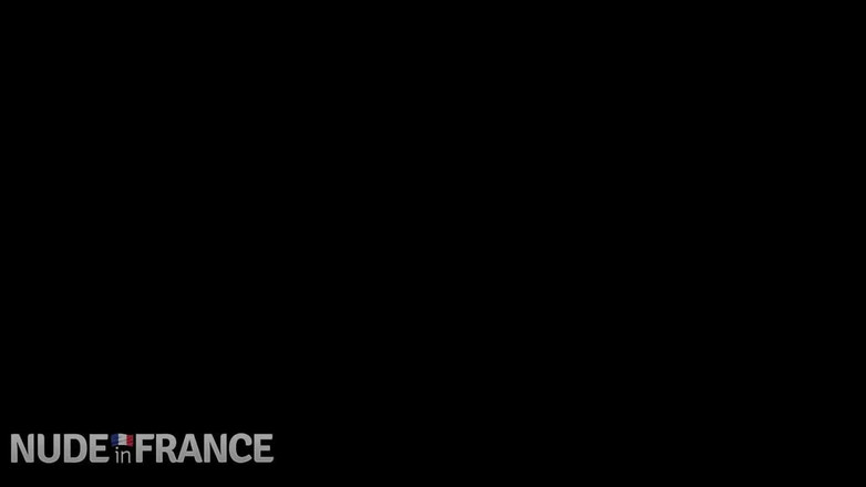 Nude in France: Freches exhibitionistenpaar lässt einen fremden sie beim ficken filmen