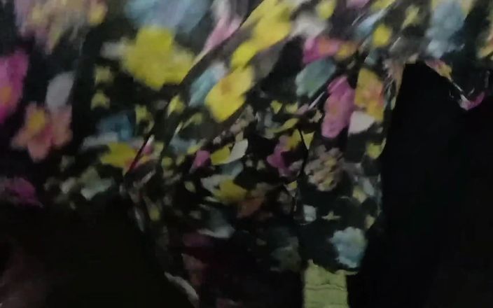 Deshi women: Meu namorado e eu fomos fazer xixi juntos no escuro...