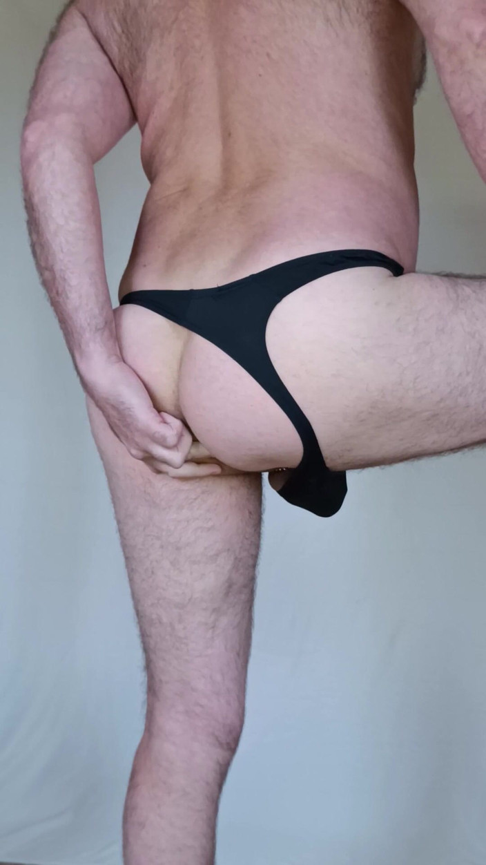 Assjoy bob: Mon cul se fait divertir par un jouet. 1
