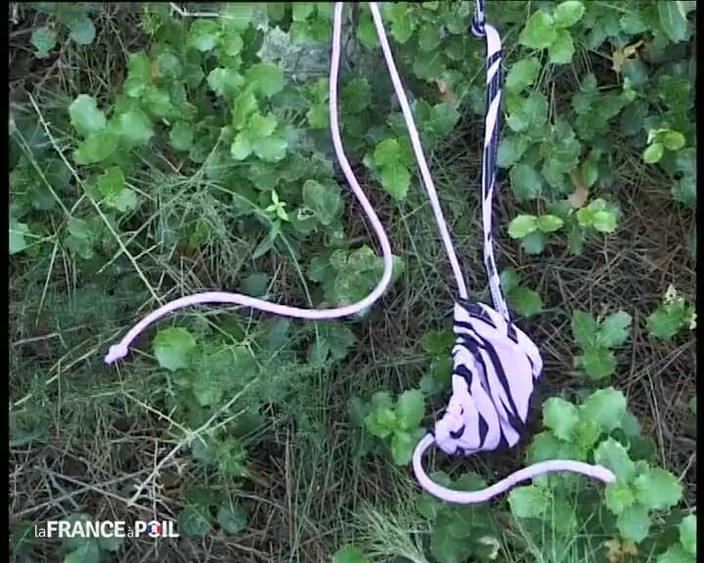 French Family Secrets: Una passeggiata di campagna si trasforma in una scopata selvaggia!