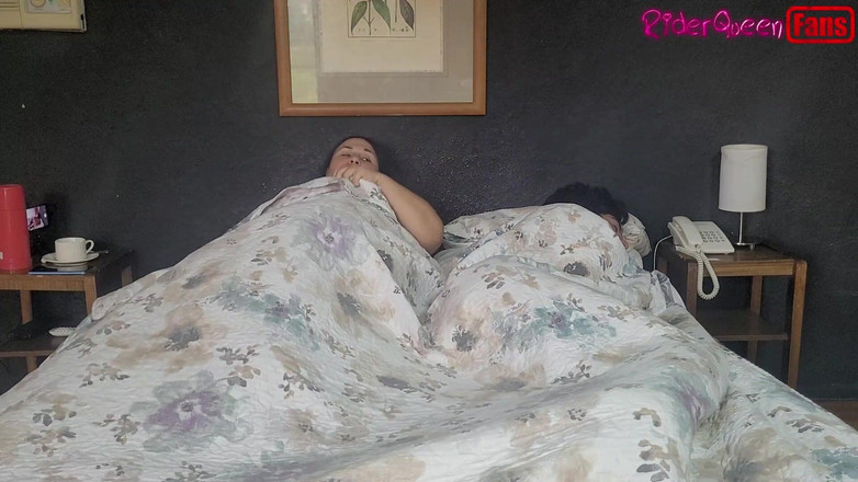 Riderqueen: ファン向けビデオ - スリム・ステップソンが激しく怒る