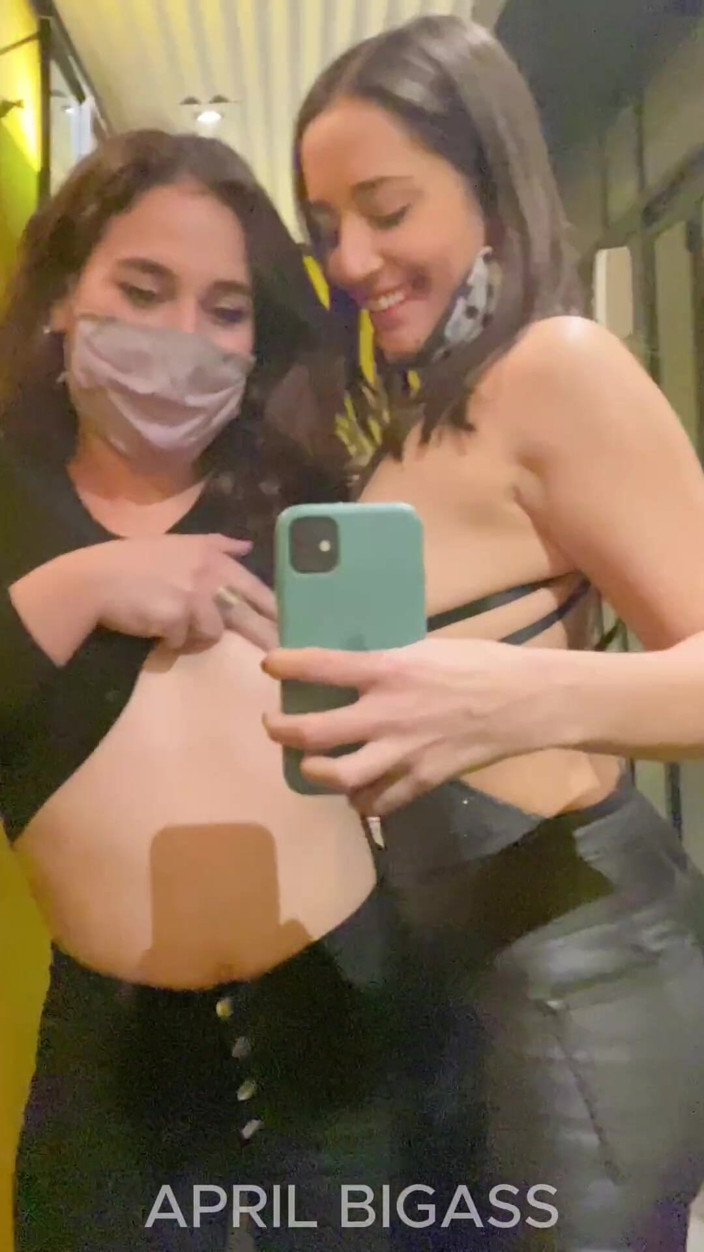 April BigAss: Bertiga kencing di jalan-jalan di Argentina, Mar Del Plata, 2 pelacur...