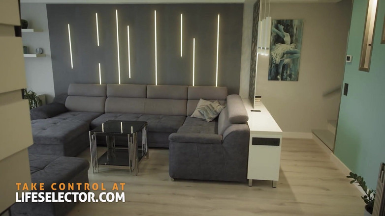 LifeSelector: POV porno footjob slet en spermahongerige stiefzus Alexis Crystal berijdt...