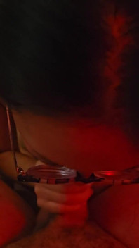 Deep throat beim Heimkommen von der Arbeit