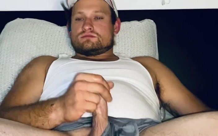 Young uncut Russian: बिना खतना वाले लंड को मरोड़ना