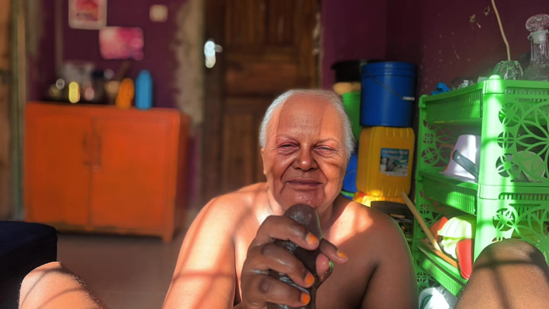 BongoXXX: Com Tesão Peituda Grandona Buceta Da Vovó Molhada