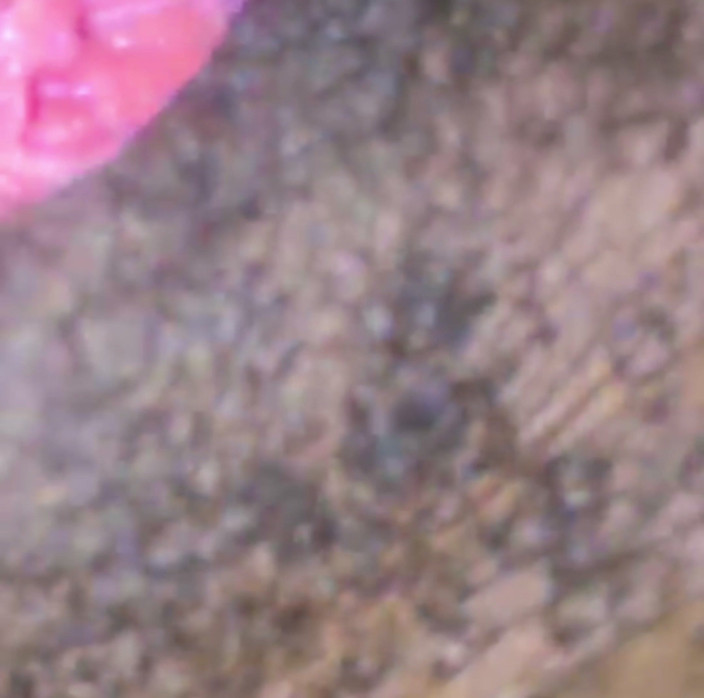 Lovelee: La bella roselee si tocca su un video virale dal...