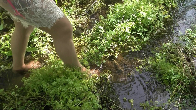 Julie Cunningham: Punčochy Chůze v Mud Foot Fetiš J Cunningham