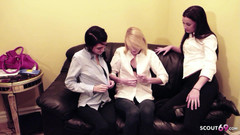 Full porn collection: Збуджена худа лесбіянка втрьох таємно в мобільному будинку