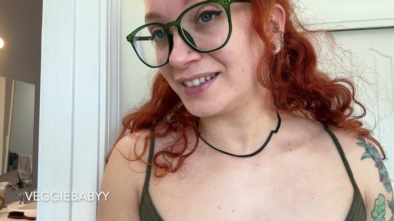 Veggiebabyy: सौतेली मम्मी की फूटा दोस्त के साथ डरपोक सेक्स: गांड चुदाई और आपका गुदा कौमार्य लेना