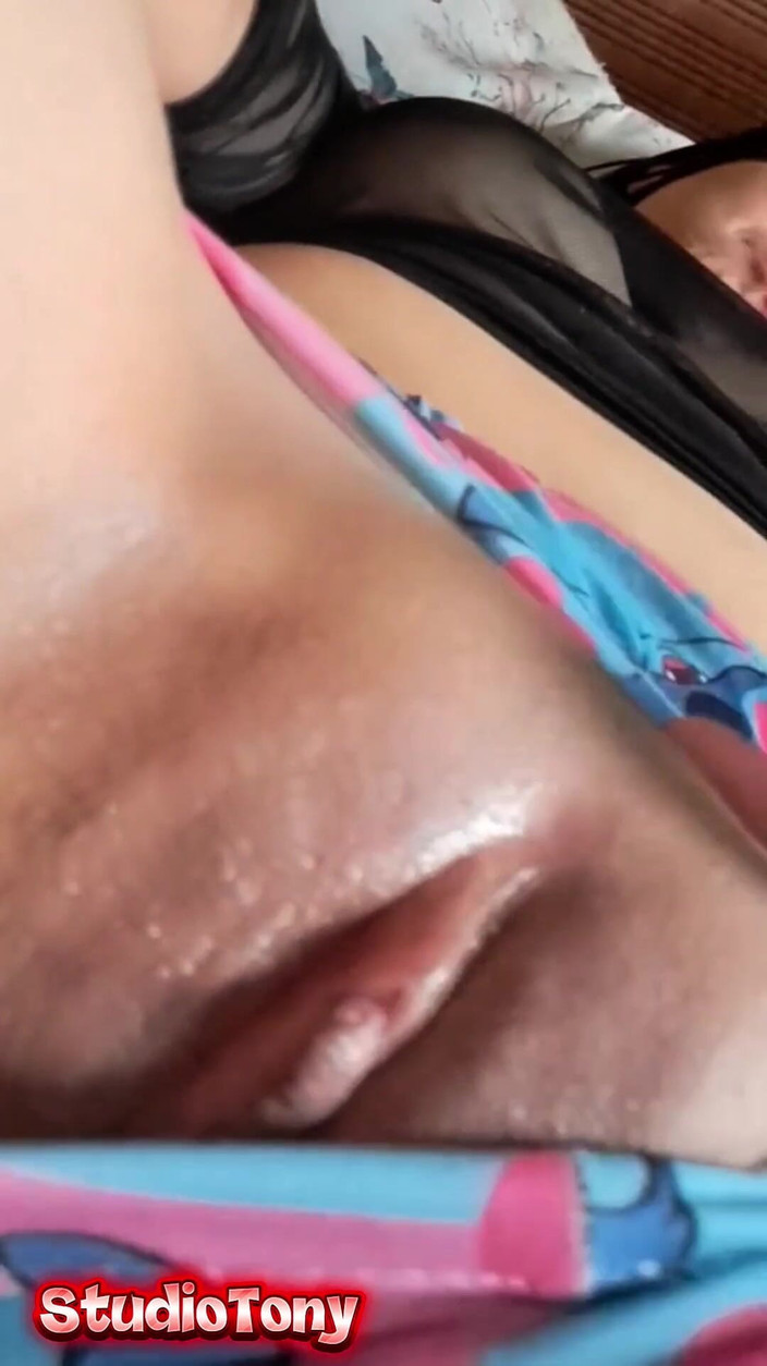 Yuli and tony: 18-year-old Babysitter Likes to Fuck with Her Two Bosses