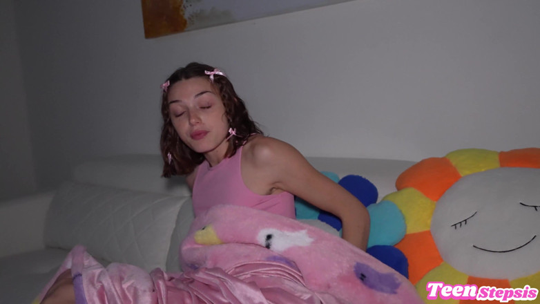Teen StepSis: Stepdaughter Squirts on Step Dads Dick After Watching Scary Movie