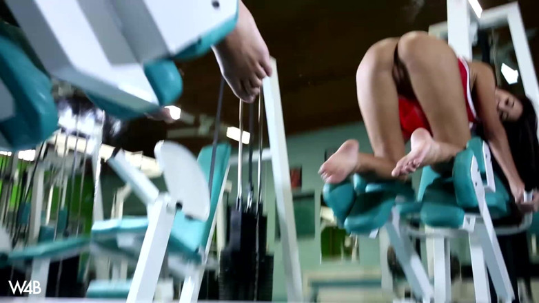 Watch4beauty: Paula Shy Working Out