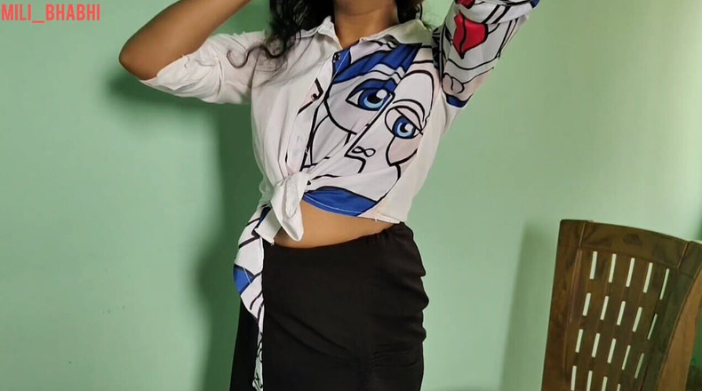 Mili bhabi: Indická desi muslimská nevlastní sestra Mili ošukaná mladým amatérským nevlastním...
