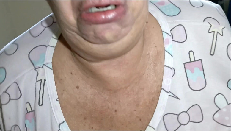 MaturecoupleVe: Close-up Home Masturbating with Help From Her Husband